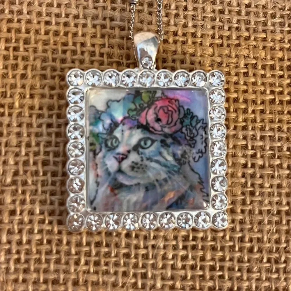 NWT Violet Cottage Pendant Necklace Cat With Floral Crown Silver Tone Faux Pearl